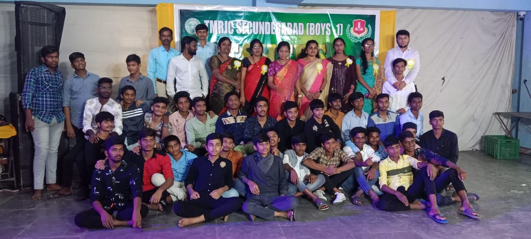 اسکولس کادوبارہ آغاز